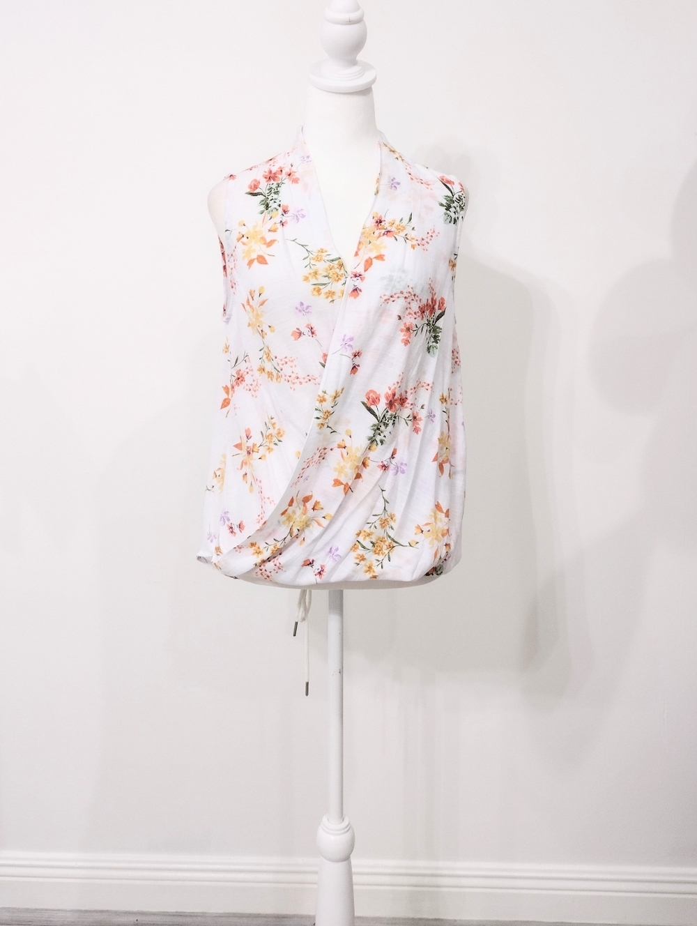 Liz Claiborne White Floral Wrap-Style Sleeveless Top
